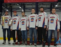 Награждение призеров соревнований г.Барнаула по хоккею. Команда "Молот"