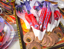 «Динамо-2011» - победители детского турнира по хоккею «Апрельский кубок Алтая» : Медали